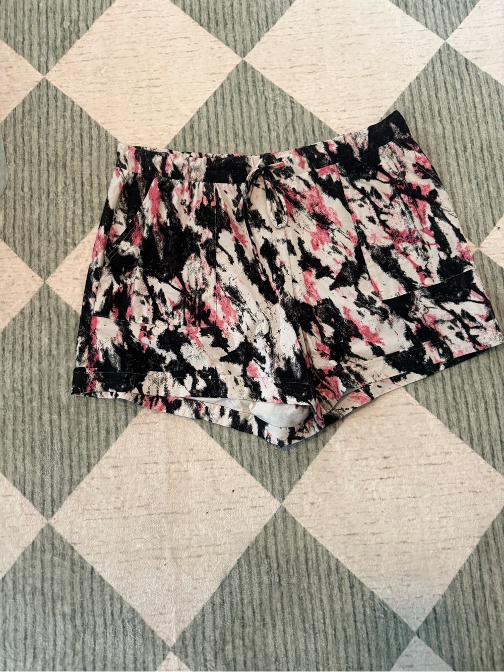 LuLaRoe Women’s 3XL Pink Black Abstract Print Pull-On Shorts Pockets